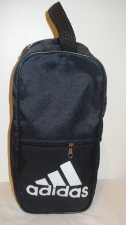 Botinero de adidas en cordura